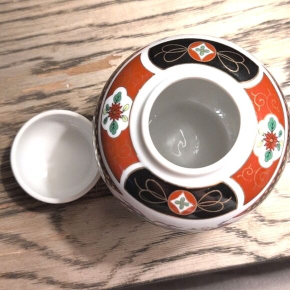 Vintage Japanese Hand Painted Imari Porcelain Ginger Jar With Lid - Picture 7 of 8